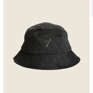 New GUESS Vezzola Logo Bucket Hat